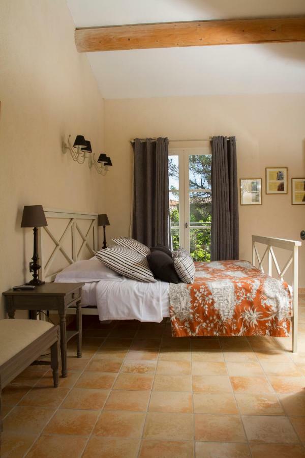 Domaine Des Escaunes Sernhac ภายนอก รูปภาพ